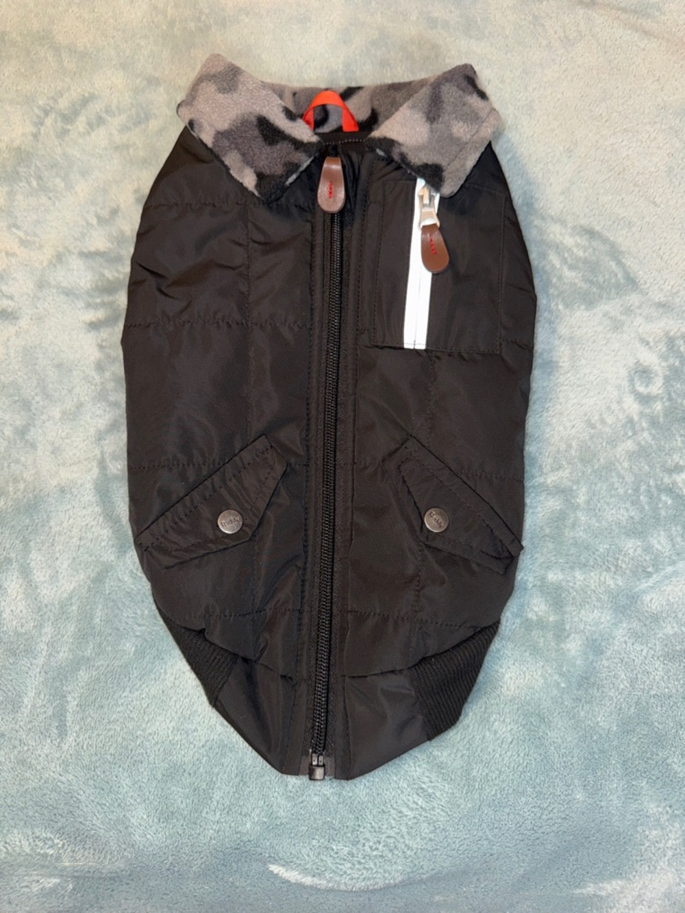 Black Dog Puffer Jacket with Camouflage Collar